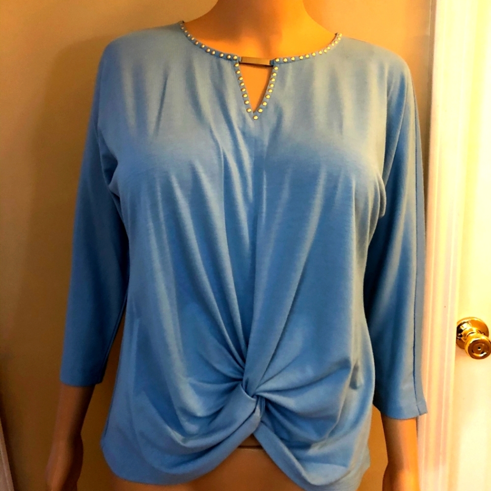 NWOT- Ruby Rd Petite Front Knot Top
